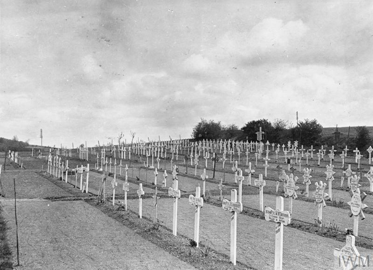GRAVES REGISTRATION UNIT IN FRANCE AND BELGIUM 1914-1920 (Q 100801) Copyright: © IWM. Original Source: http://www.iwm.org.uk/collections/item/object/205343924