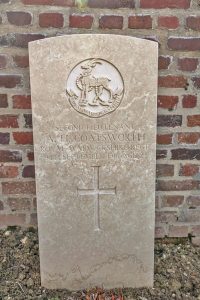 Le-Treport-Headstone.Coatsworth-683x1024