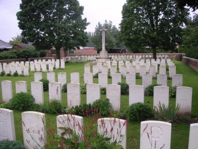 kingston-a_vichte-military-cemetery-768x576